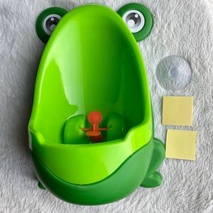 Black Friday sales!!!Boys urinal frog potty trainer
